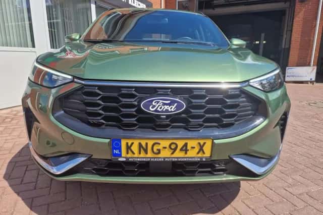 Ford Kuga (2024) thumbnail 4