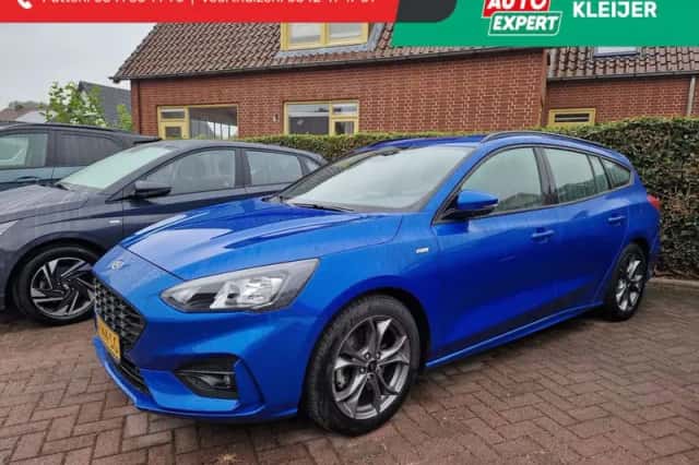 Ford Focus (2021) thumbnail 1