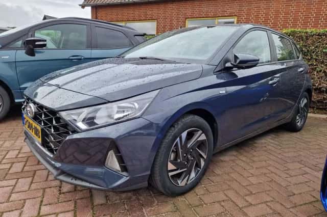 Hyundai i20 (2023) thumbnail 3