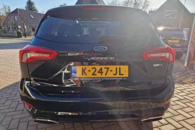 Ford Focus (2021) thumbnail 6