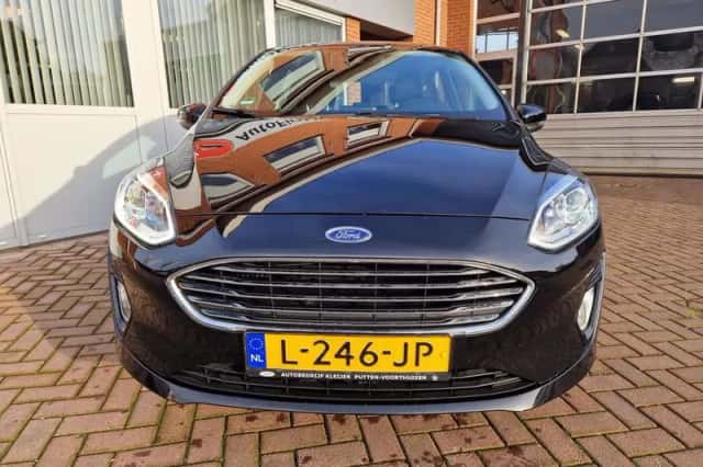 Ford Fiesta (2021) thumbnail 3