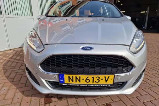 Ford Fiesta (2017) thumbnail 3