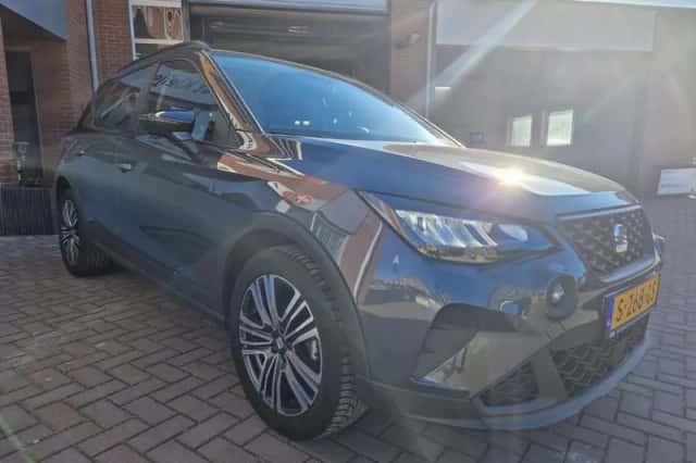 SEAT Arona (2023) thumbnail 5