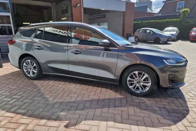 Ford Focus (2023) thumbnail 5