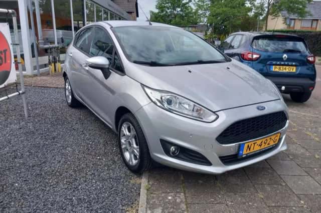Ford Fiesta (2017) thumbnail 5