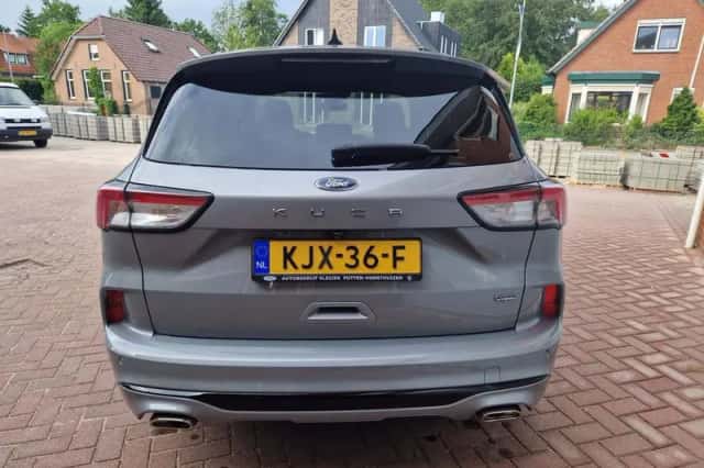 Ford Kuga (2023) thumbnail 6