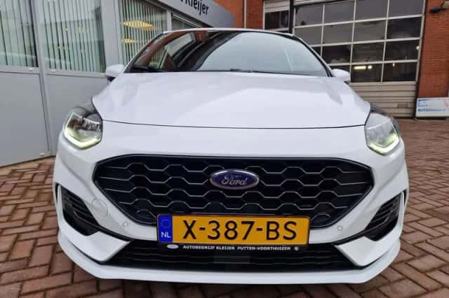 Ford Fiesta (2023) thumbnail 3