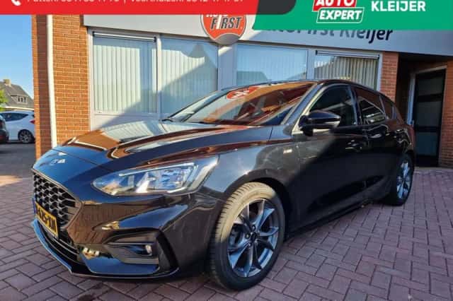 Ford Focus (2022) thumbnail 1