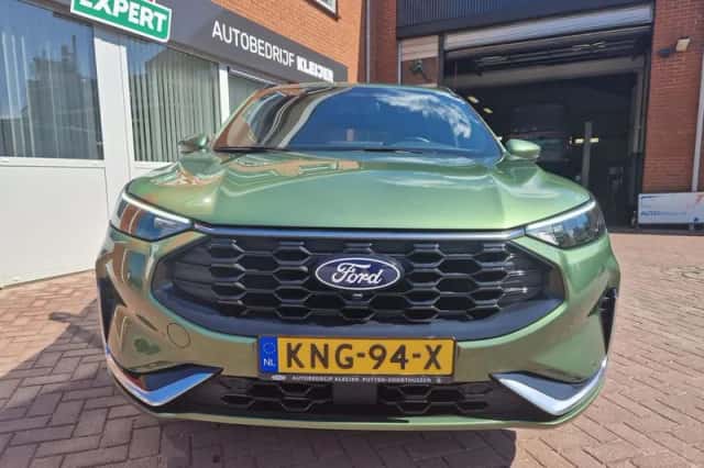Ford Kuga (2024) thumbnail 4