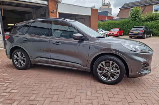 Ford Kuga (2021) thumbnail 5