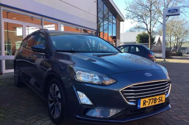 Ford Focus (2021) thumbnail 2