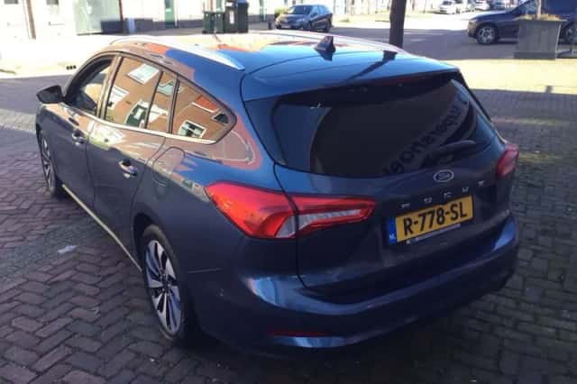Ford Focus (2021) thumbnail 3