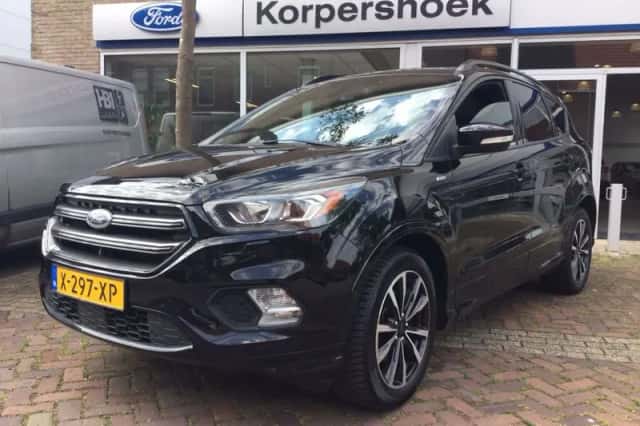 Ford Kuga (2017) thumbnail 1