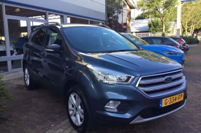 Ford Kuga (2019) thumbnail 2