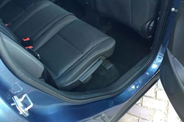 Ford Kuga (2019) thumbnail 5
