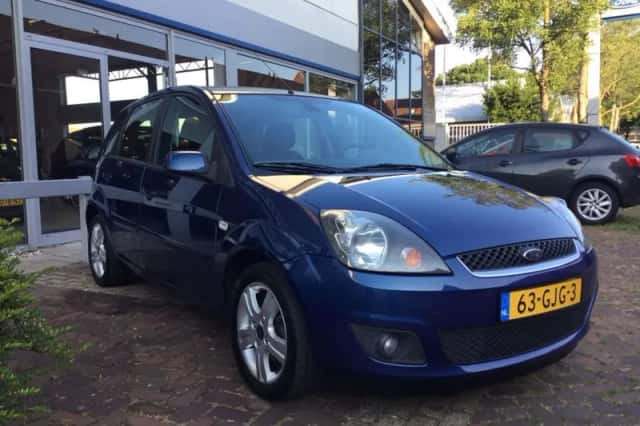 Ford Fiesta (2008) thumbnail 2
