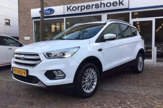 Ford Kuga (2017) thumbnail 1