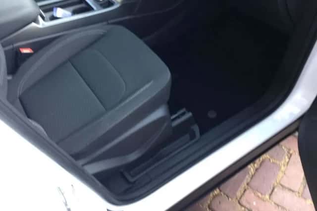 Ford Kuga (2017) thumbnail 5