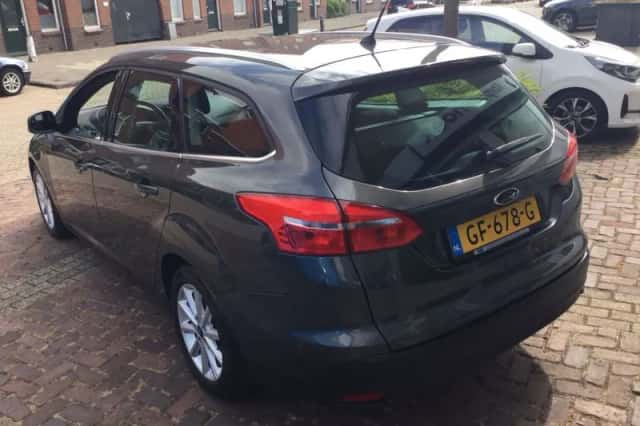 Ford Focus (2015) thumbnail 3