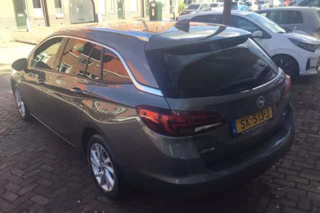 Opel Astra (2018) thumbnail 3