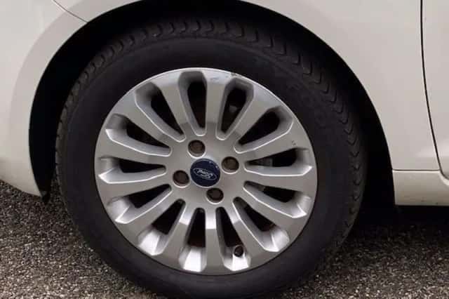 Ford Ka (2012) thumbnail 4