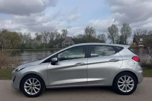 Ford Fiesta (2018) thumbnail 2