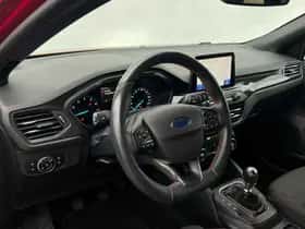 Ford Focus (2021) thumbnail 5