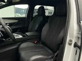 Peugeot 5008 (2023) thumbnail 4