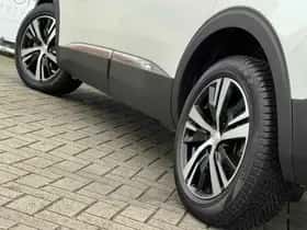 Peugeot 5008 (2023) thumbnail 8