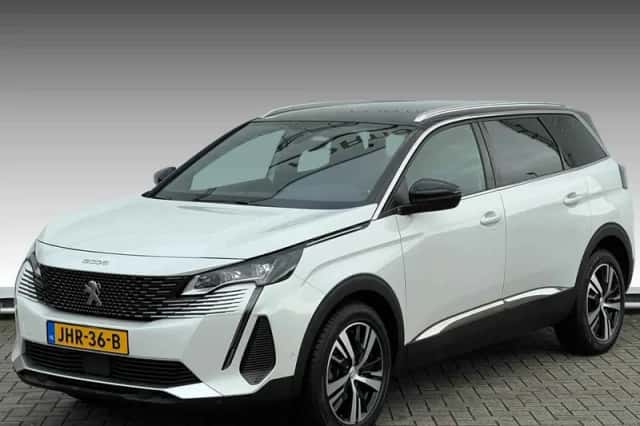 Peugeot 5008 (2023) thumbnail 1