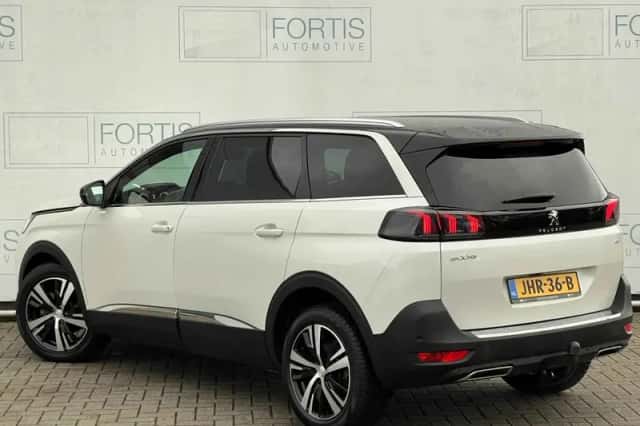 Peugeot 5008 (2023) thumbnail 2