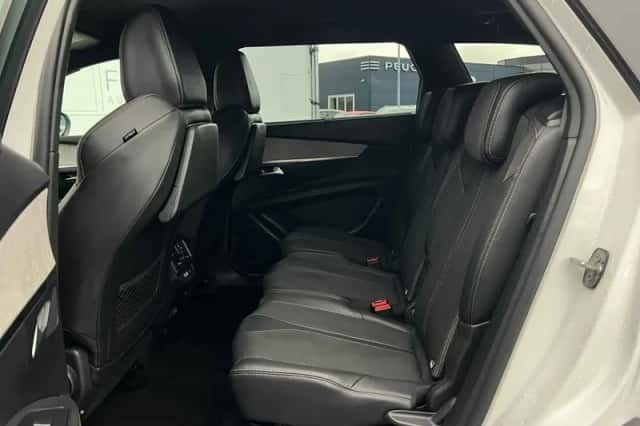 Peugeot 5008 (2023) thumbnail 5