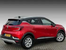 Renault Captur (2022) thumbnail 2