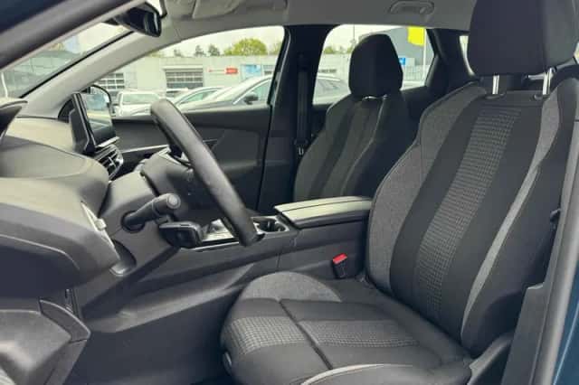 Peugeot 3008 (2021) thumbnail 3