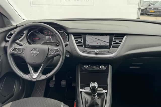 Opel Grandland X (2019) thumbnail 3