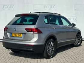 Volkswagen Tiguan (2017) thumbnail 2