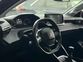 Peugeot 208 (2021) thumbnail 9