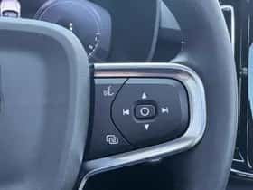 Volvo XC40 (2021) thumbnail 25