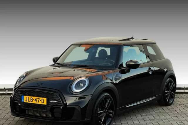 MINI Cooper (2022) thumbnail 1