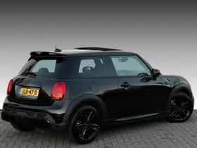 MINI Cooper (2022) thumbnail 2