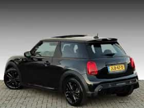 MINI Cooper (2022) thumbnail 3