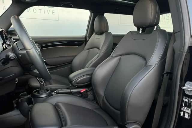 MINI Cooper (2022) thumbnail 6