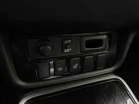Mitsubishi Outlander (2015) thumbnail 15