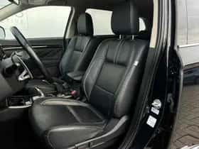 Mitsubishi Outlander (2015) thumbnail 6
