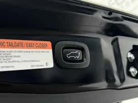 Mitsubishi Outlander (2015) thumbnail 9