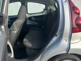 Peugeot 107 (2012) thumbnail 8