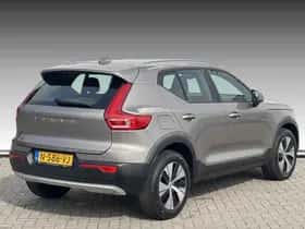 Volvo XC40 (2022) thumbnail 2
