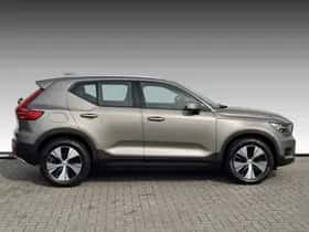 Volvo XC40 (2022) thumbnail 8