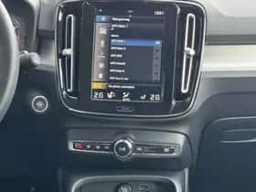 Volvo XC40 (2022) thumbnail 10