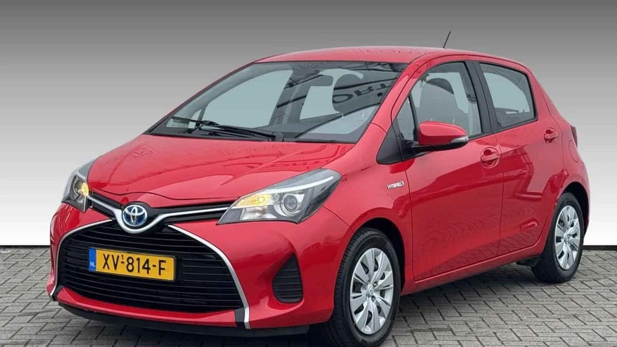 Toyota Yaris (2016) — foto 1